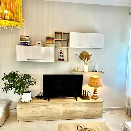 Apartment, Qerret Apartment